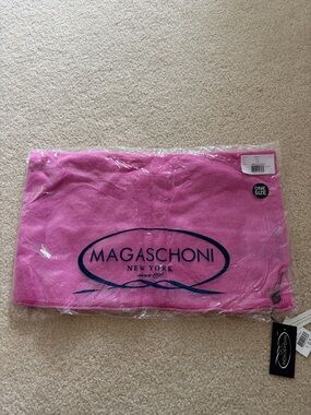 NWT Magaschoni New York 100% cashmere Pink Knit scarf